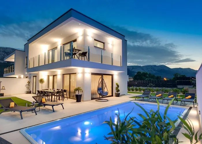 Villa Supernus II With Heated Pool