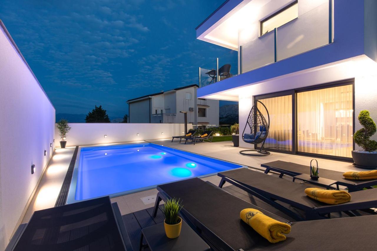 Villa Supernus Ii With Heated Pool Baška