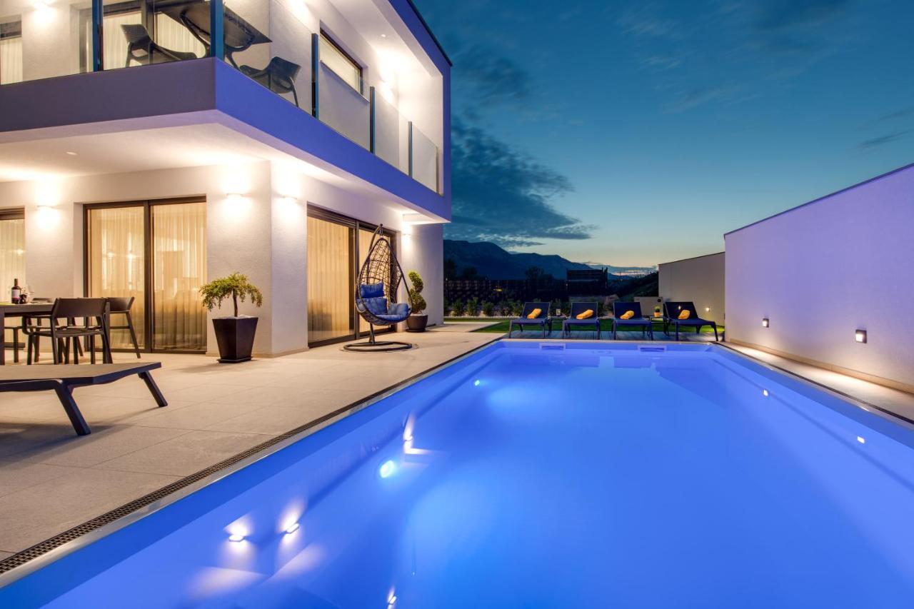 Villa Supernus Ii *